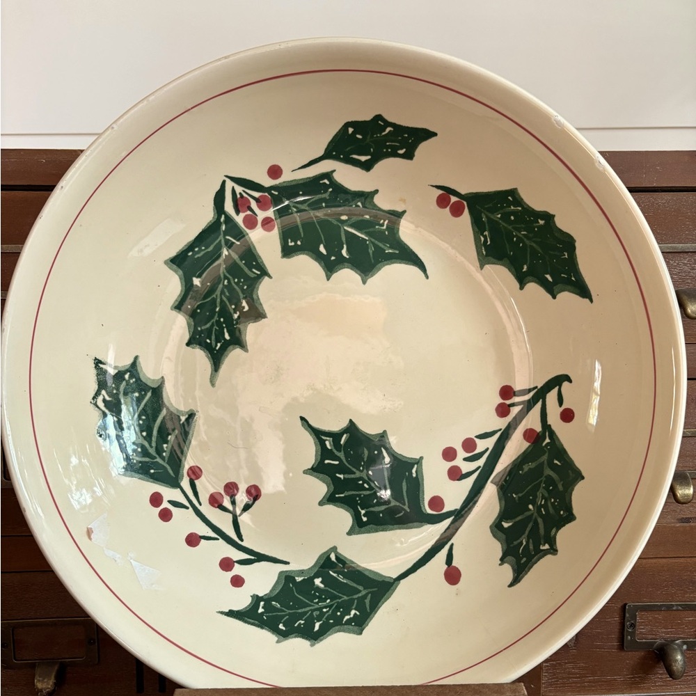 La Primula SRL holly and berries big/pasta bowl